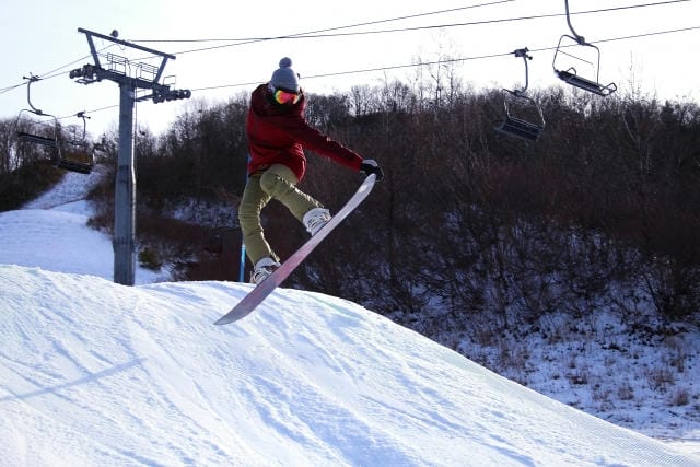 日帰りスキーツアーで楽しむ雪山の絶景とアクティビティ
